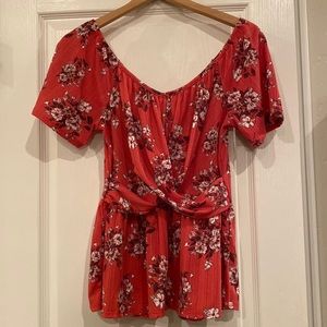 Maurices Red Floral Twist Front Peplum Top Size Small
